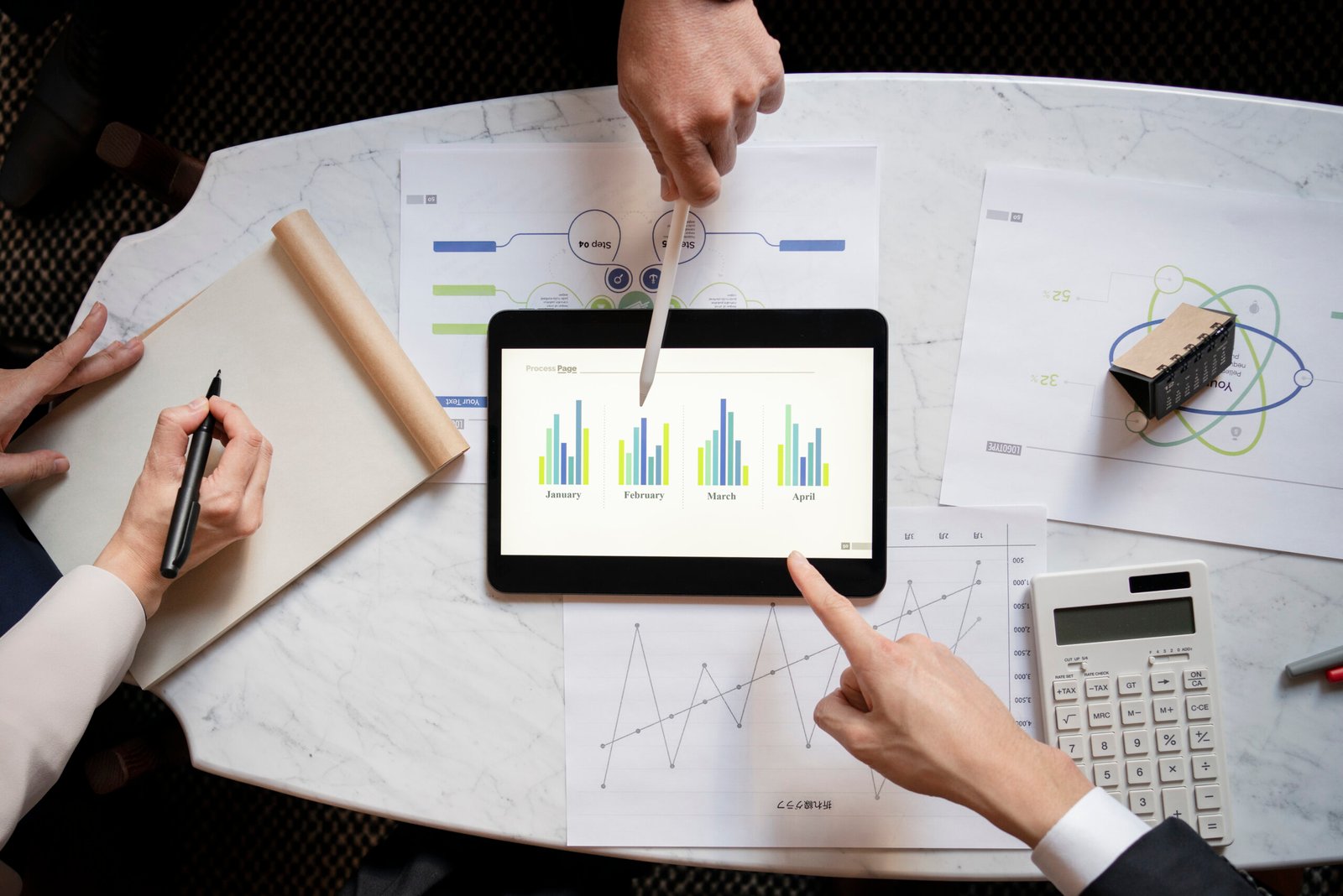 How Real-time Analytics Help Reduce Costs in Construction