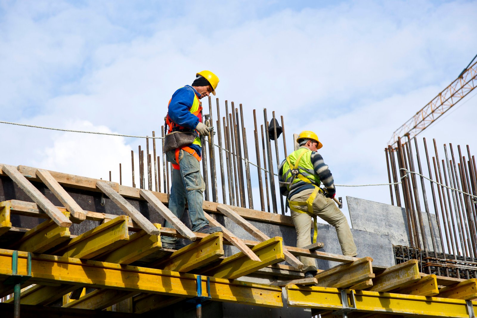How to Hire Construction Workers in 2025: A Complete Guide for Contractors
